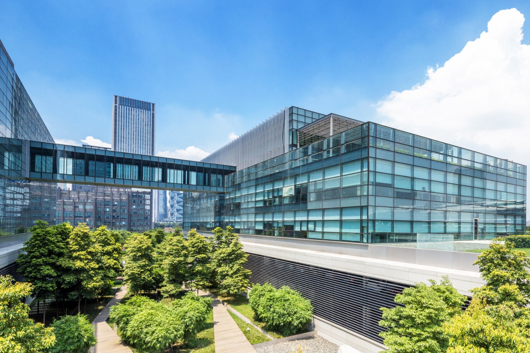 Common Pitfalls When Choosing a National Facility Provider