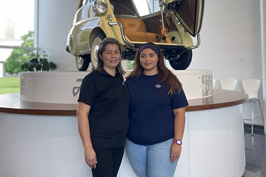 Mary Rodriguez and her daughter Stephanie Moreno